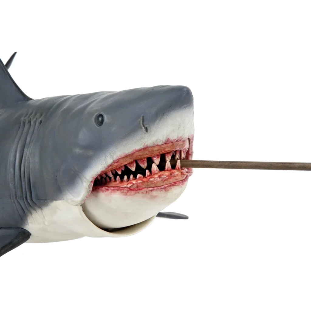 Neca - Jaws : the Game of Jaws / 15 Inch Head to Tail Action Figure 50th Anniversary