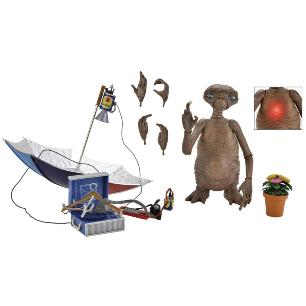 NECA - E.T. - 40th Anniversary Deluxe E.T. Ultimate 7 Action Figure with LED Chest